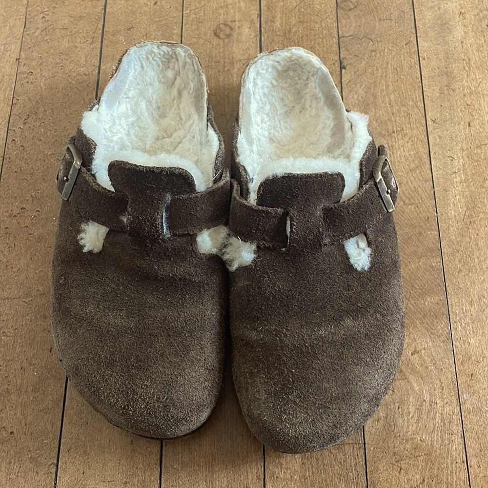 Mocha Fur-Lined Birkenstock Boston Clogs 38